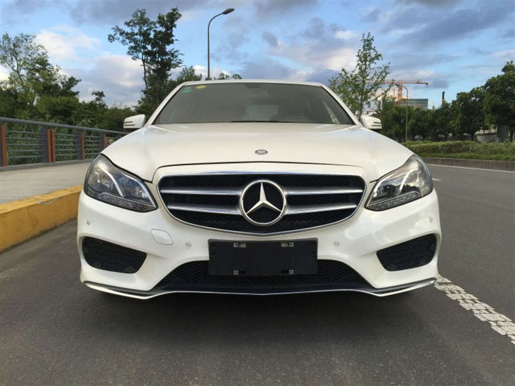 宁波2014年11月奔驰奔驰e级2015款e200l白色手动挡