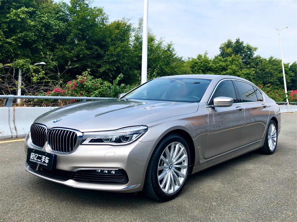 深圳2017年03月宝马宝马7系2016款740li领先型香槟色手动挡