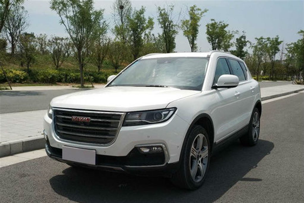 重庆2017年11月哈弗h72017款红标h720t自动尊贵型白色手动挡