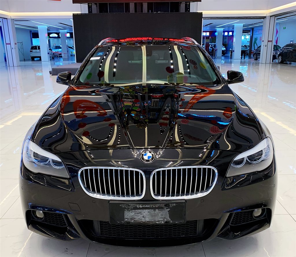 青岛2013年01月宝马宝马5系2013款530i领先型旅行版黑色手动挡