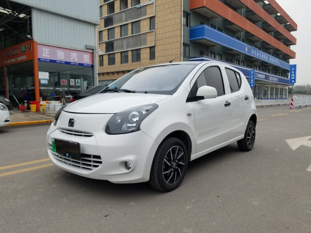 许昌2017年6月众泰云100s豪华型白色自动档