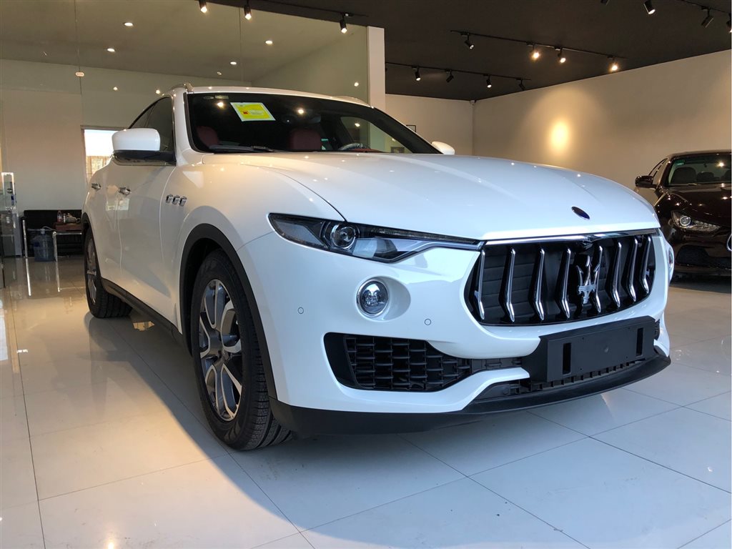 沈阳未上牌玛莎拉蒂levante2016款30tlevante白色手动挡