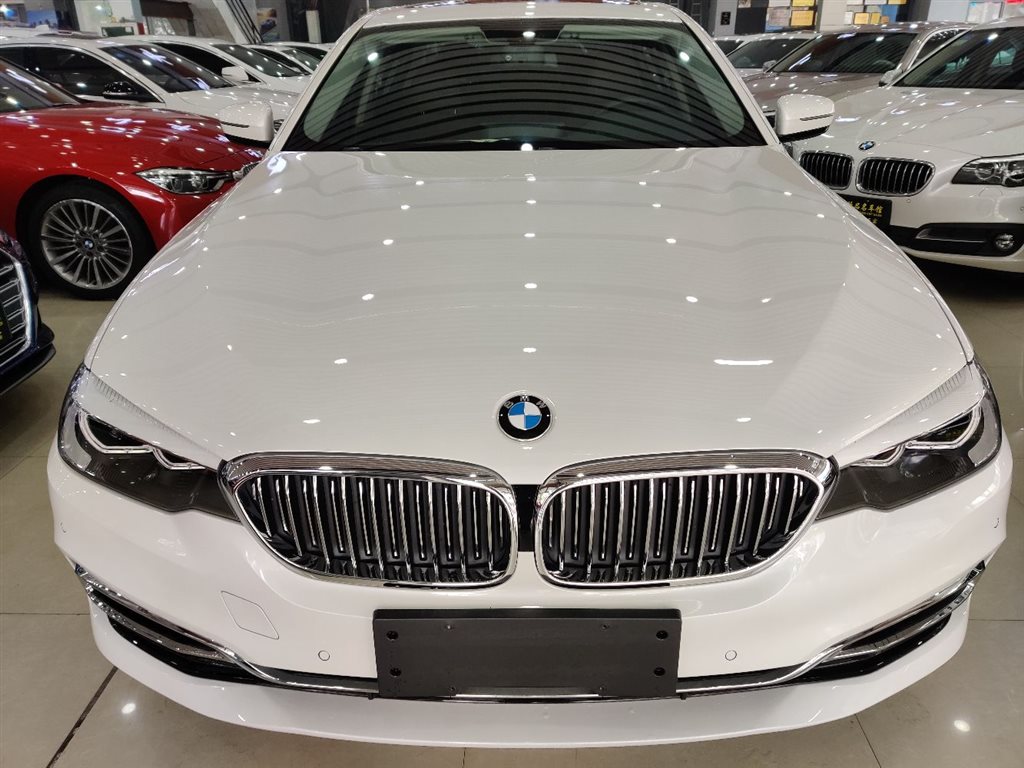 温州2019年08月宝马宝马5系2019款525im运动套装白色手动挡