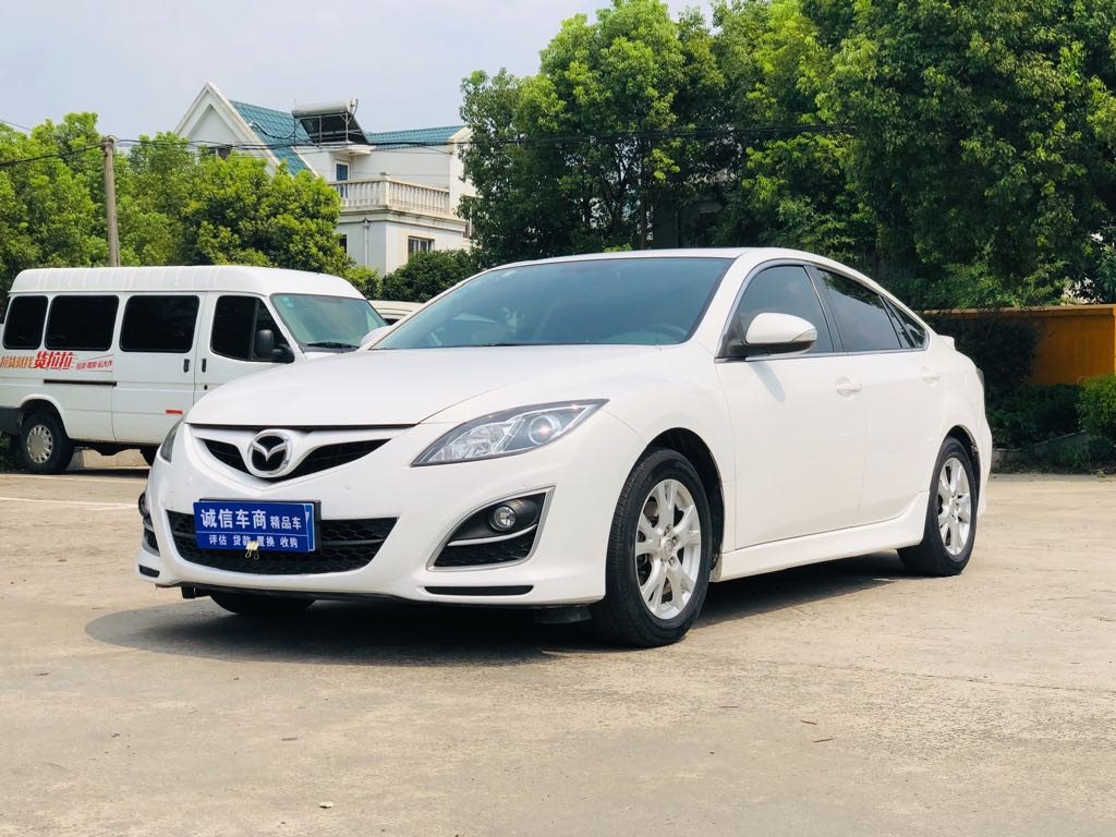 上海2012年09月马自达睿翼2012款轿跑20l自动豪华版白色手动挡
