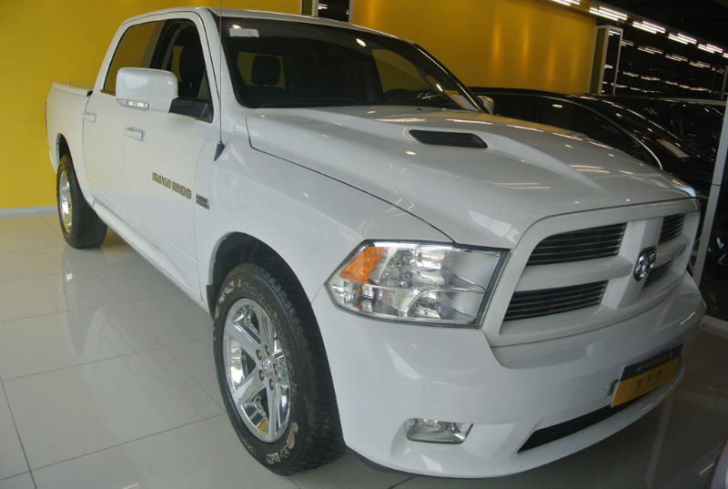 杭州2012年11月道奇公羊2012年11月道奇公羊ram4门皮卡白色手自一体