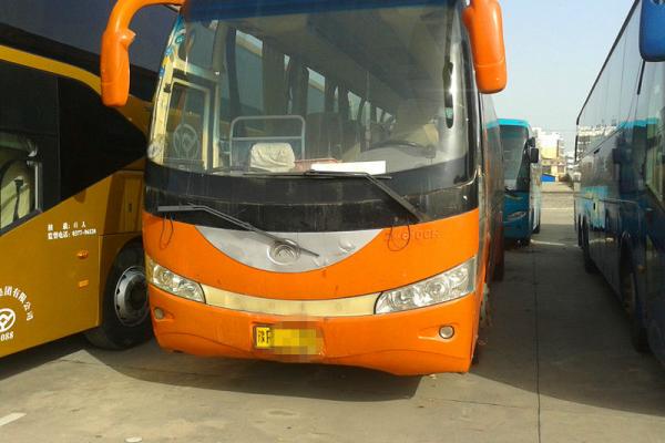 【南阳】2005年6月 宇通客车6100h 红色 手动挡