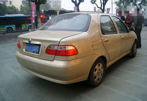 【宁波】2006年9月 菲亚特 西耶那 1.5l mt 2.28万