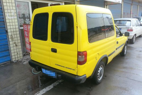 【武汉】2005年9月 仪征 赛宝 1.6l豪华型