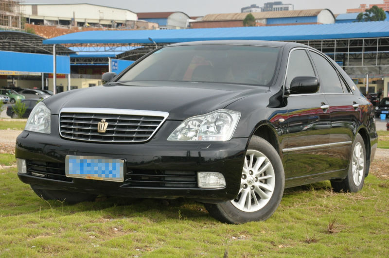 2009年9月丰田 皇冠 v62.5royal真皮天窗特别版