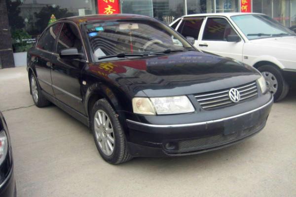 【上海】2002年12月 大众 帕萨特 1.8t 自基 3.68万