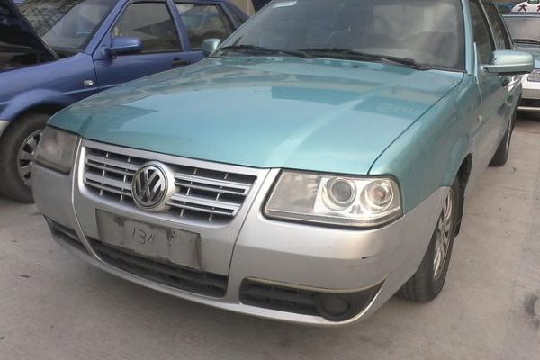 【上海】2010年5月 大众 桑塔纳志俊 1.8mt 出租版 2.05万