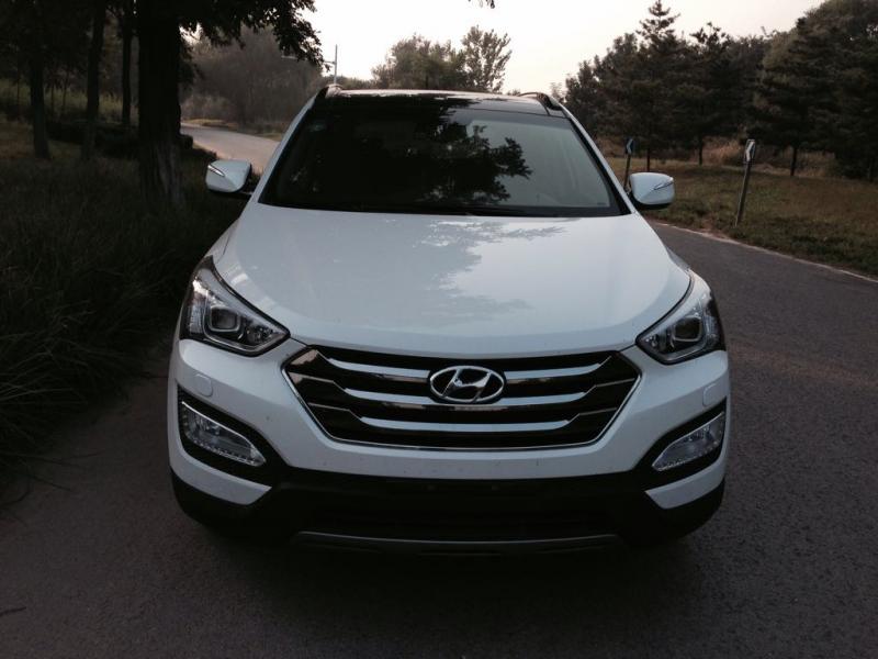 【河北】2014年7月 现代 胜达 新 2.4 dlx 四驱尊贵型7座 白色 自动档