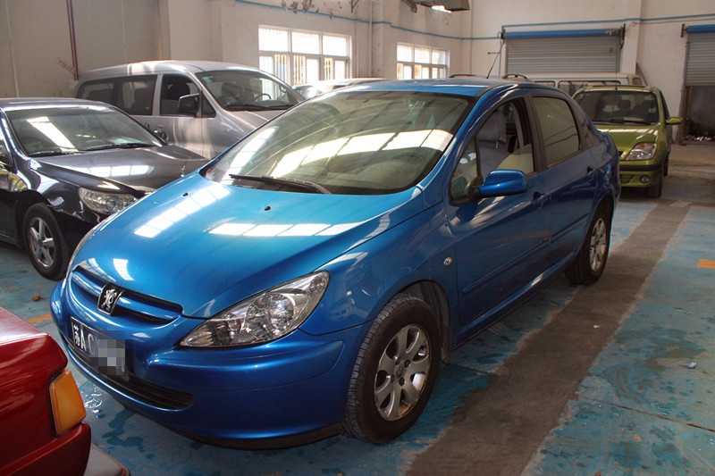 【上海】2007年5月 标致 307三厢 07款 1.6 手动舒适版 蓝色 手动挡