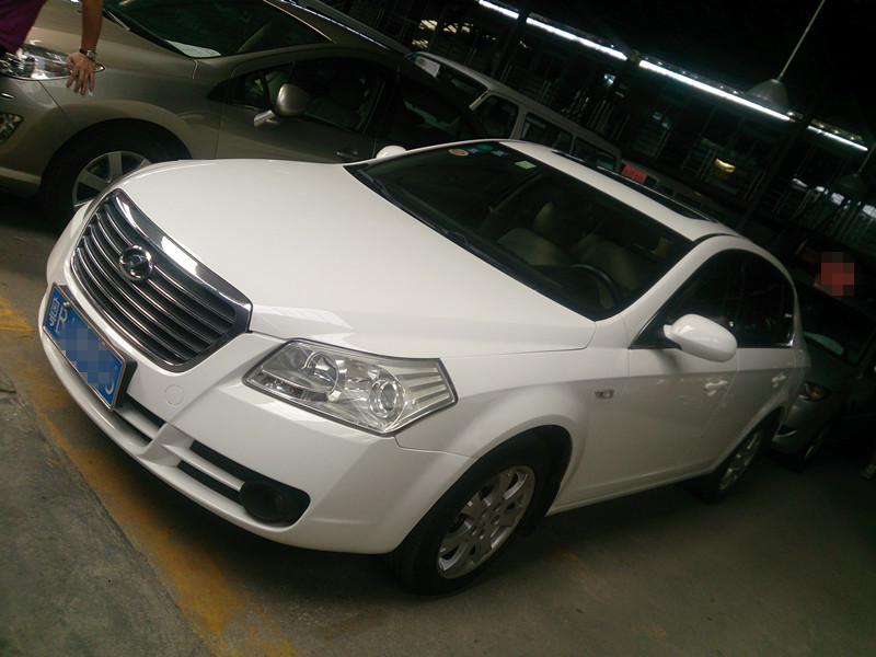 【深圳】2010年4月 奔腾 b70 2.0 at豪华型 白色 自动档