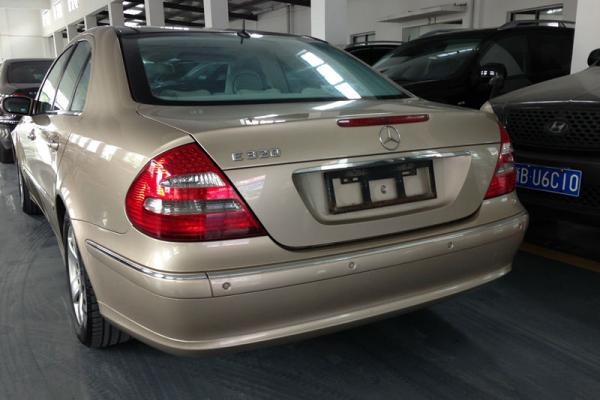 2003年8月奔驰奔驰e级2003款e320tourer32v6