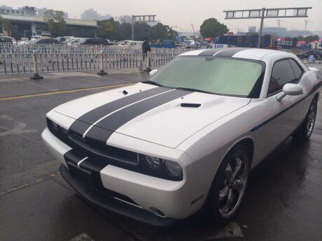 【杭州】2014年9月 道奇 挑战者 3.6 白色 手自一体