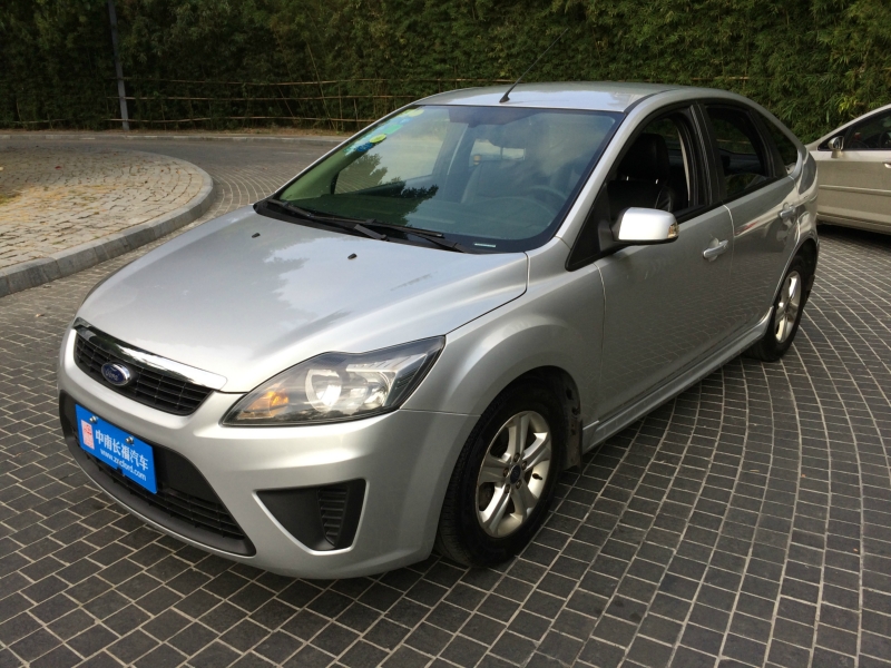 【深圳】2009年4月 福特 福克斯三厢 2009款 1.