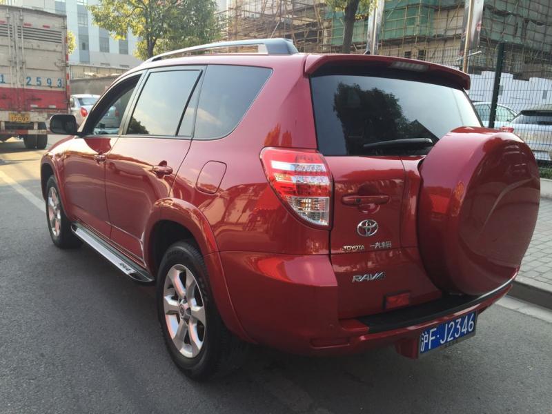 【上海】2011年9月 丰田 rav4 2.4 豪华版 红色 手自一体