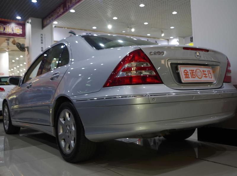 【深圳】2007年8月 奔驰 c级 06款 c200 1.8t 自动 银灰 自动档