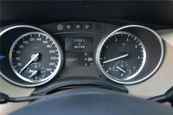 【上海】2012年4月 奔驰 r级 r350l 4matic 64.8万