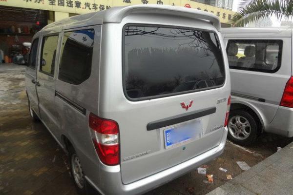 南昌2013年9月五菱之光6390qf银灰手动挡