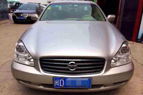 05年3月尼桑西玛,搭载4.