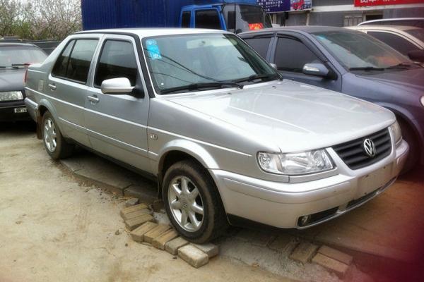 06年的捷达王.车况相当不错,柴油版.车子结实.内饰相当新.