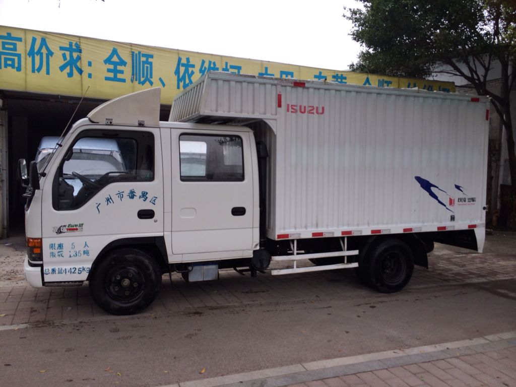 2012年12月双排双轮五十铃车2.