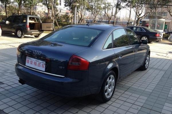 【上海】2005年2月 奥迪 奥迪a6 2.4at 8.8万