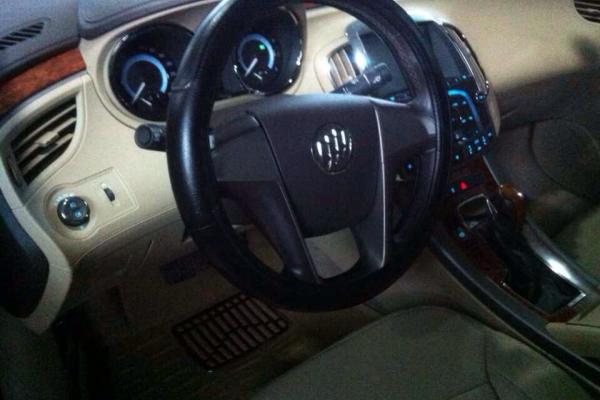 别克君越 2011年上牌