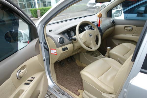 日产骊威 2011年上牌