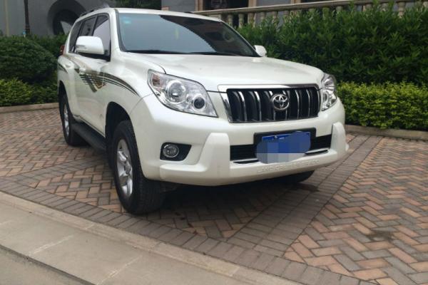 03 2013年上牌大迪霸道suv