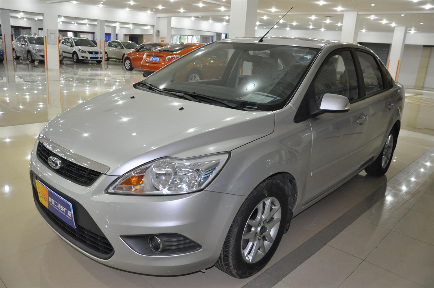 2009年5月福特 福克斯三厢 1.8l 手自一体 时尚型
