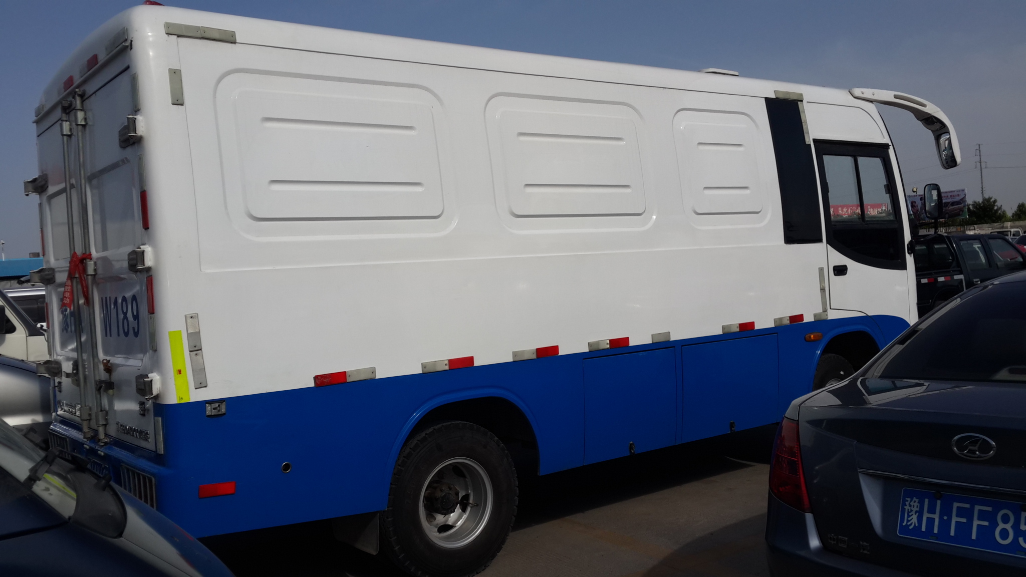 2013年8月少林中巴箱货