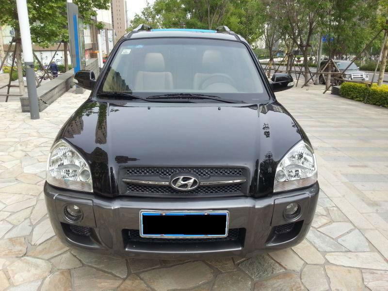 【青岛】2010年4月 现代 途胜 2.0自动两驱舒适天窗版 黑色 手自一体