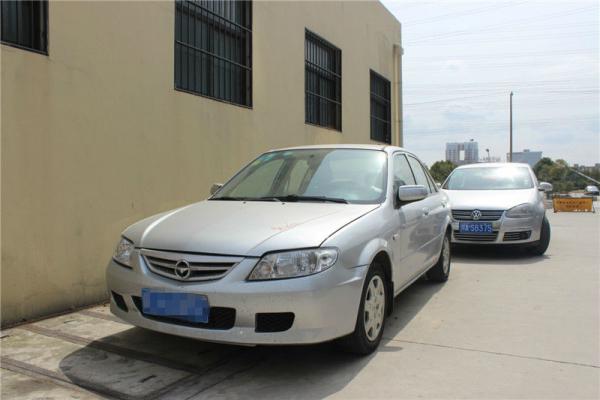 【上海】2009年10月 海马 海南马自达323 1.6mt珍藏型 银灰 手动挡