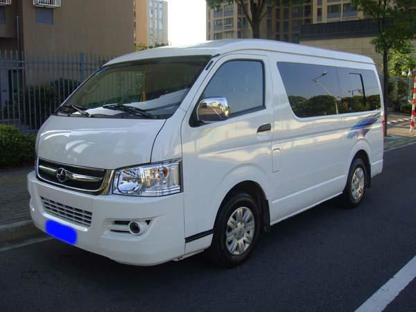 【宁波】2013年7月 九龙丰田大海狮9座蓝牌 白色 自动档