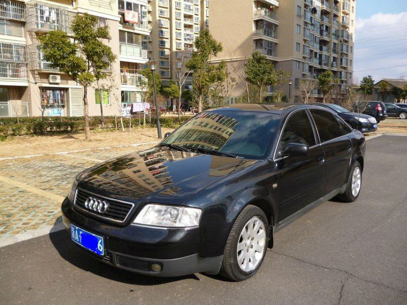 【上海】2003年3月 奥迪 奥迪a6l 2.4 豪华型 黑色 自动档
