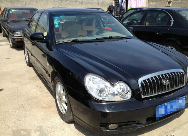 【上海】2009年11月 现代 索纳塔 2.0 时尚型 黑色 手动挡