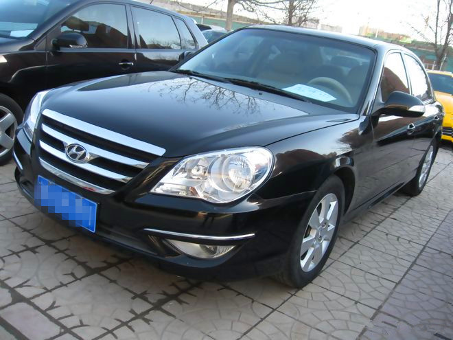 【上海】2009年6月 现代 索纳塔 2.0自动领先版 黑色 手动挡