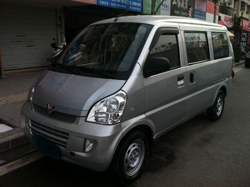 【芜湖】2009年1月 五菱荣光lzw6407b3 银灰 手动挡