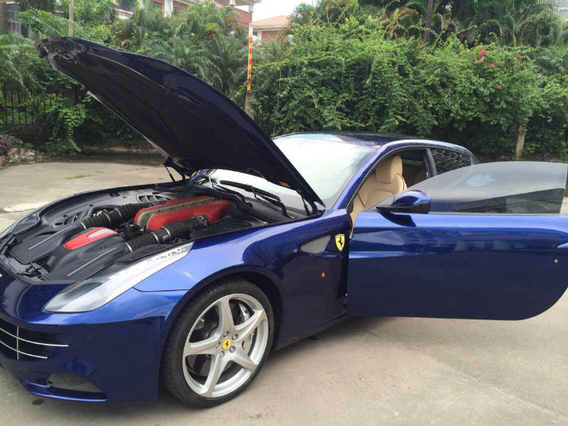 【盐城】2012年12月 法拉利 ff 6.3v12 豪车微信:jsdf2sc 蓝色 自动档