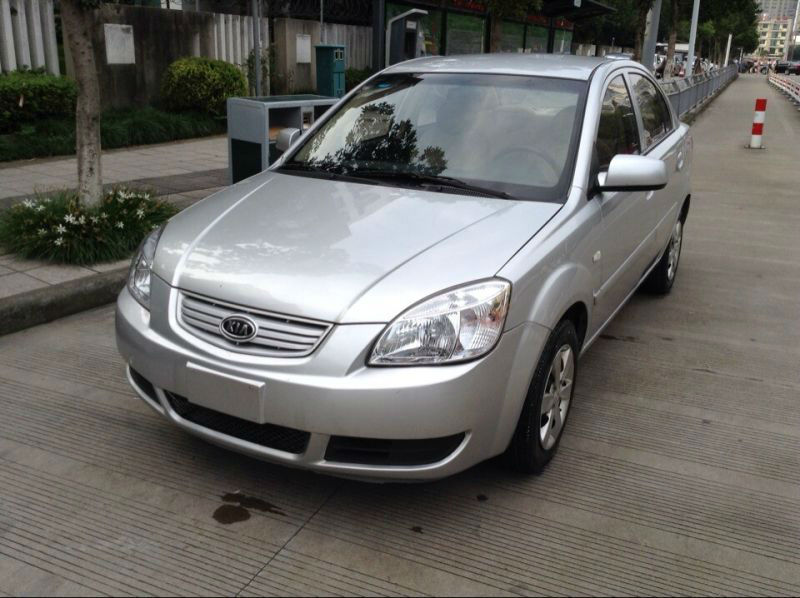 【宁波】2009年8月 起亚 锐欧 1.4 银灰 手动挡