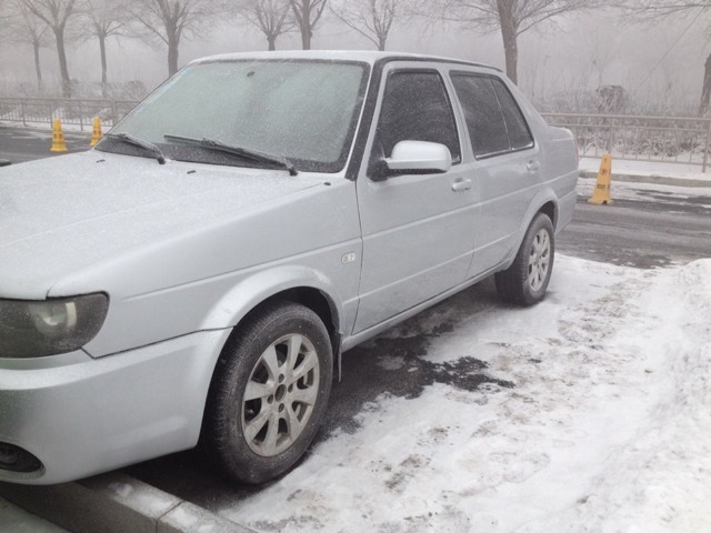 【乌鲁木齐】2011年5月 大众 捷达 1.6 前卫 灰色 自动档