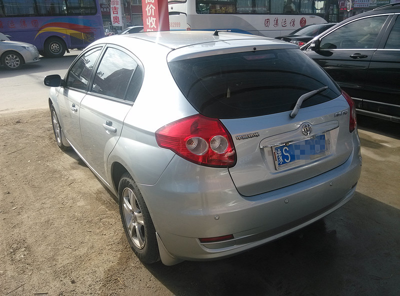 【信阳】2009年11月 中华 骏捷frv 1.3l 手动 豪华型 银灰 手动挡