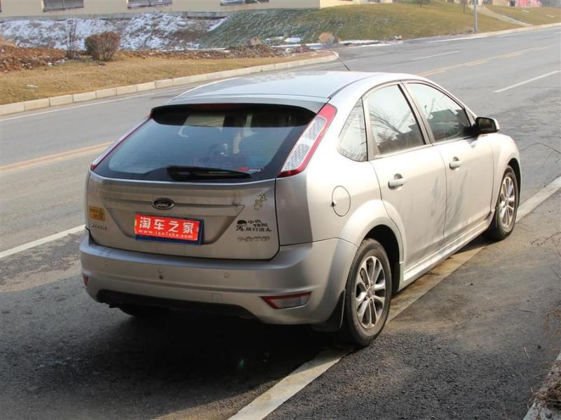 【大连】2011年1月 福特 福克斯两厢 1.8l 自动时尚型 银灰 自动档