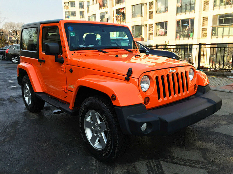 女士jeep车橙色图片