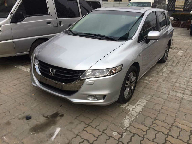 【上海】2010年10月 本田 奥德赛 2.4 豪华版 银灰 手自一体