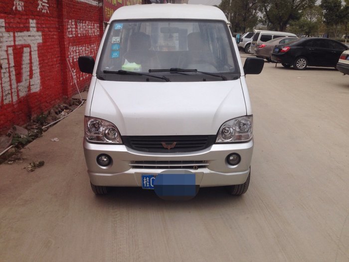 桂林2008年1月五菱五菱之光2008款五菱之光11mt标准型8座白色手动挡