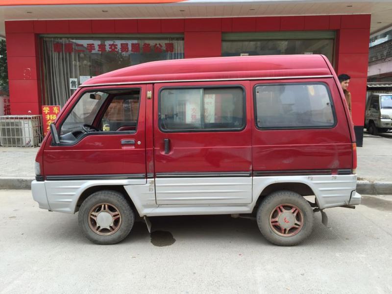 【柳州】2002年12月 五菱6330 电喷 红色 手动挡